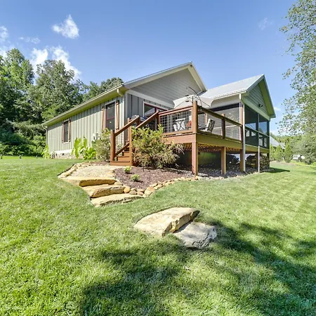 Riverfront Cullowhee Home With Mountain Views